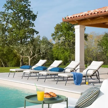 Villa Ovi Karojba