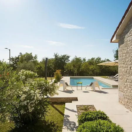 Villa Ovi Karojba